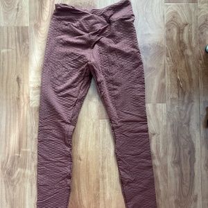 CSB Scrunch legging, v-cut textured